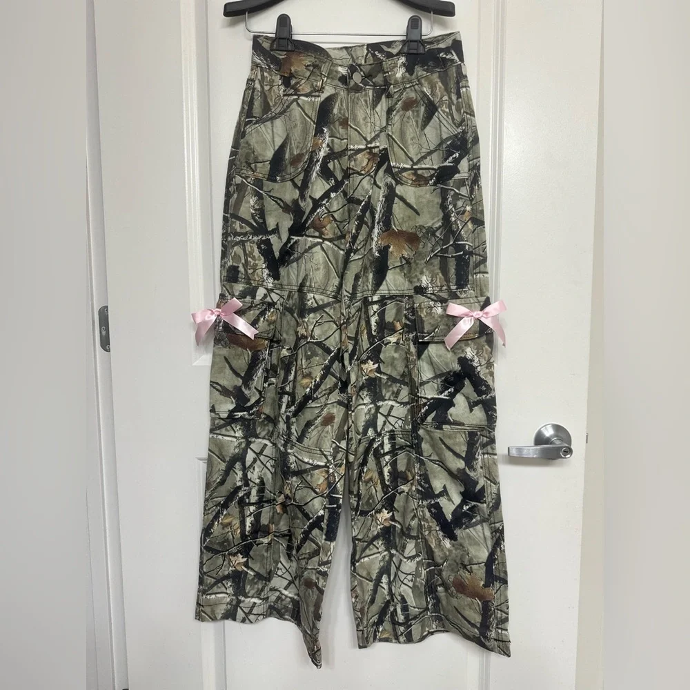 Romwe Camo Cargo Bow Pants Sz S US4 | Send Offer | Pink Ribbon Detail - Picture 1 of 4
